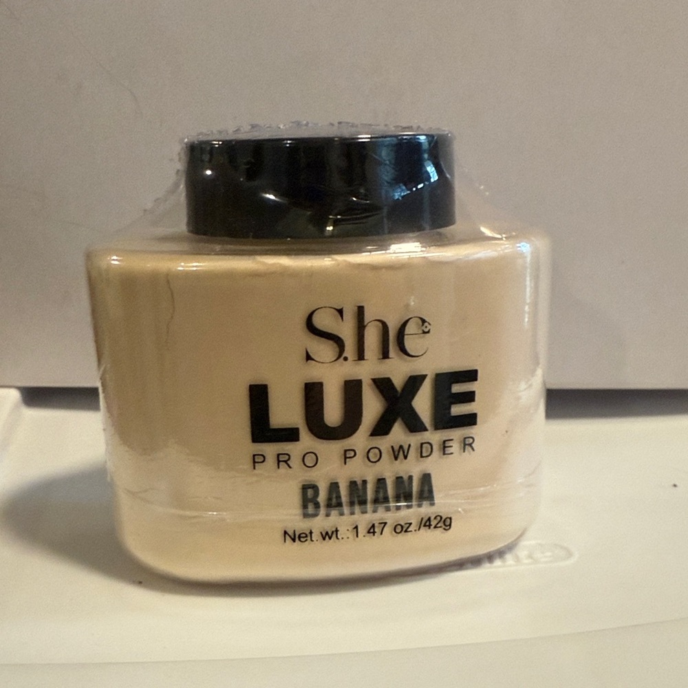 4/$30 She Luxe Pro Powder Banana